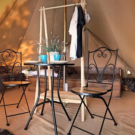 Slowly Glamping Osada Nad Woda *