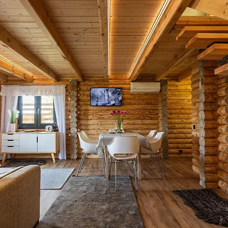 Slowly Glamping Osada Nad Woda 豪华帐篷